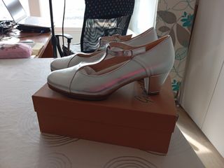 Zapatos plateados piel talla 40 nuevos