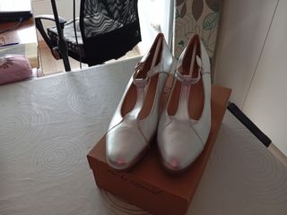 Zapatos plateados piel talla 40 nuevos