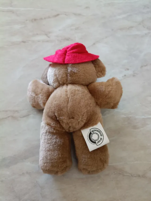 Peluche Orsetto con Berretto Rosso
