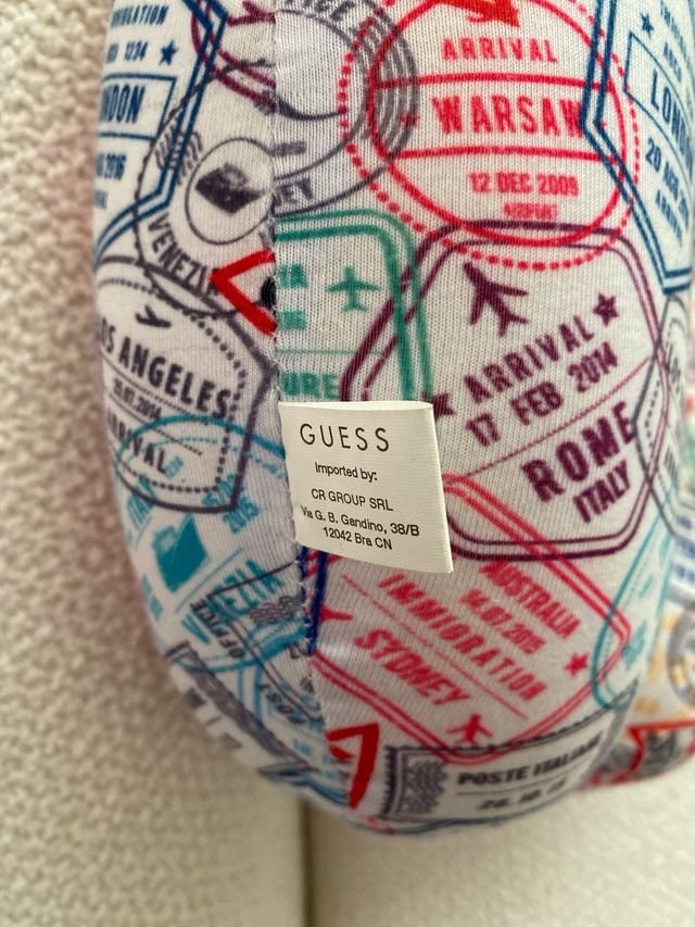 Cuscino da viaggio Guess con fodera