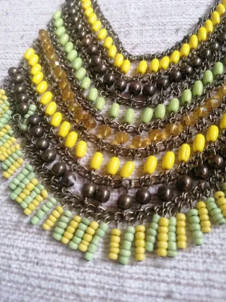 Collar/bisutería verde y amarillo