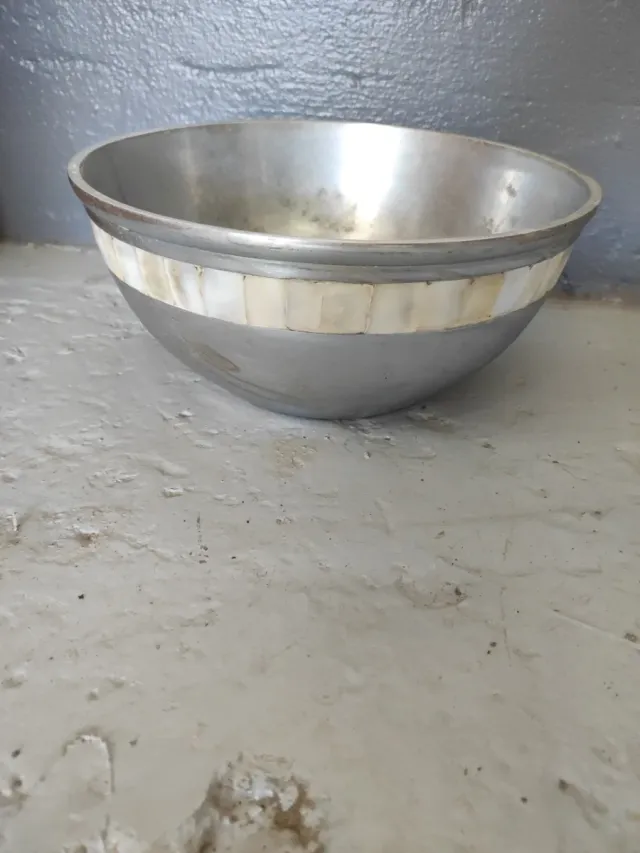 Cuenco de aluminio con nácar