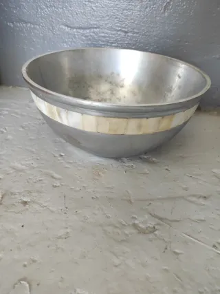 Cuenco de aluminio con nácar