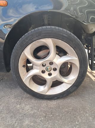 Llantas Alfa Romeo 17 con neumáticos