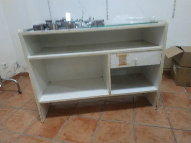 Mostrador blanco madera (regalo)