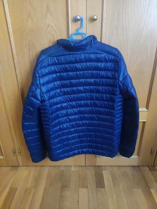 Plumas ligero azul marino