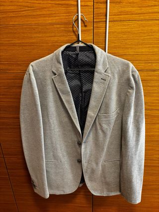 Americana gris hombre