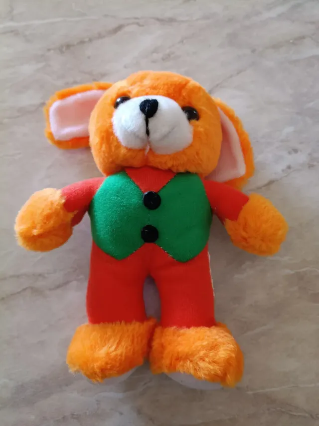 Peluche Orso Arancione con Gilet Verde