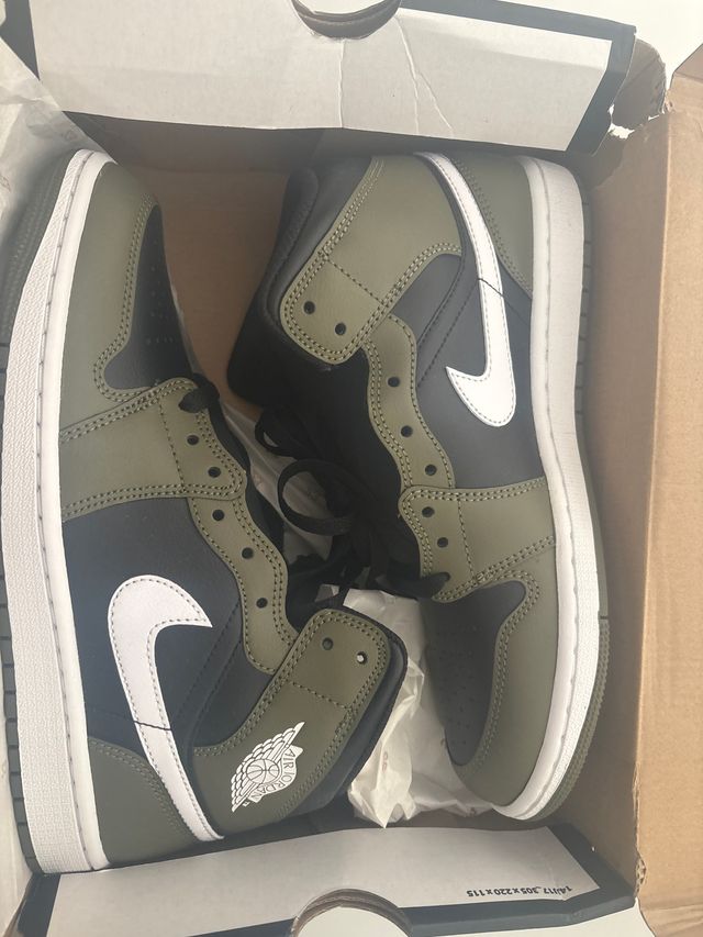 Air Jordan 1 Mid Negro Verde