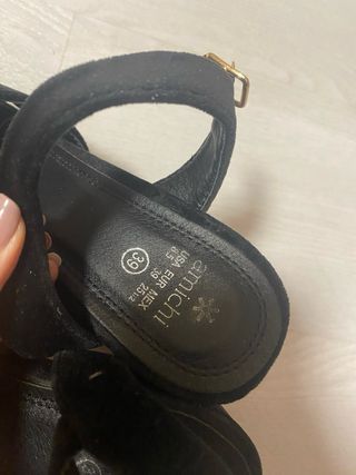 Sandalias de tacón terciopelo destalonadas negro