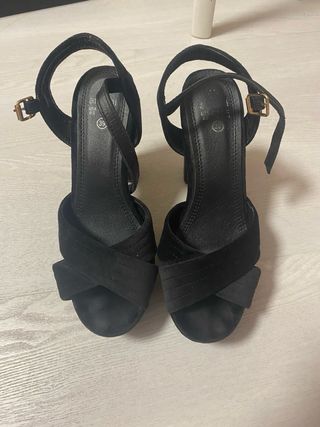 Sandalias de tacón terciopelo destalonadas negro