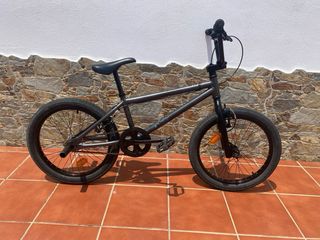 Bicicleta BMX negra