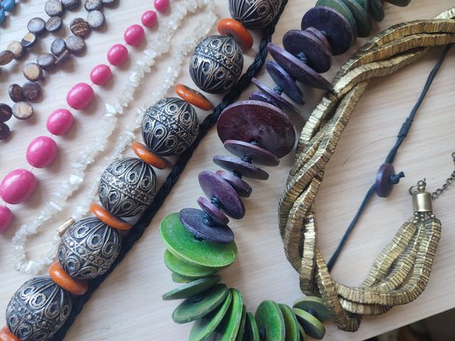 Lote 12 COLLARES artesanales y étnicos variados