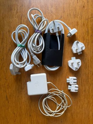 Cargadores y adaptadores Apple