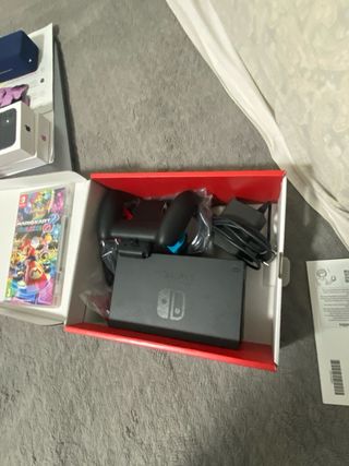 Nintendo Switch sin usar + Mario Kart