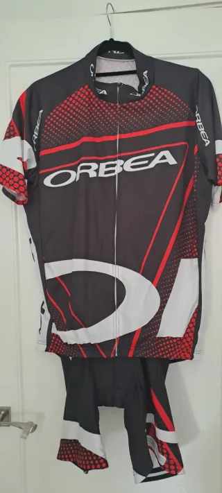 2 Maillots y 1 Culotte Orbea