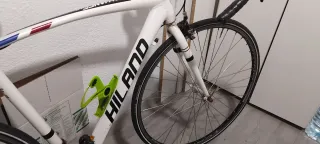 Bicicleta de carretera blanca