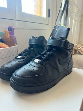 Nike Air Force 1 Altas Negras