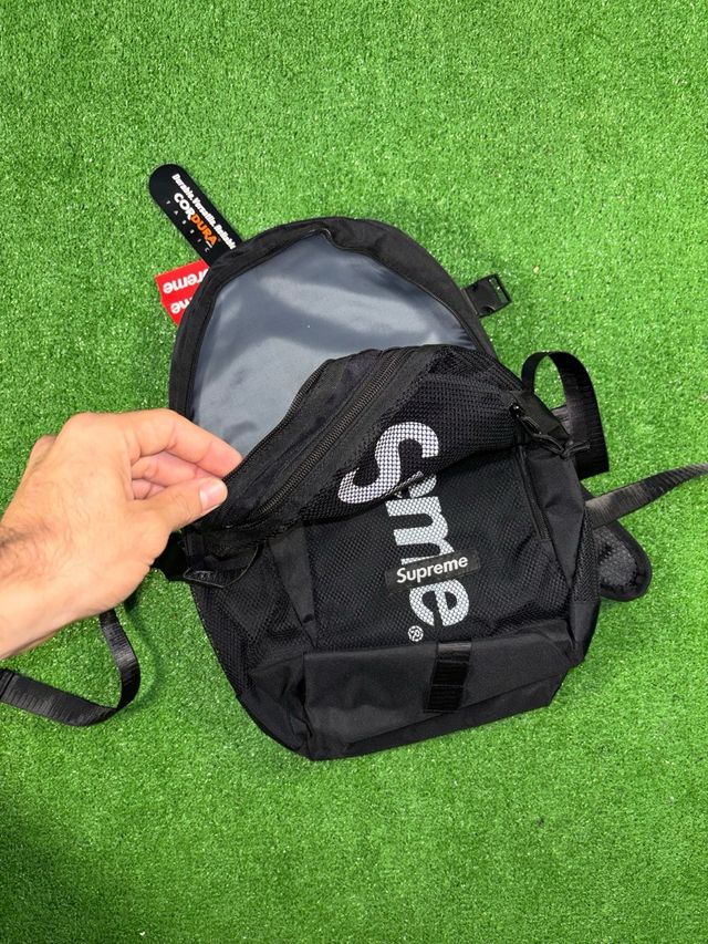 Mochila Supreme Negra y Roja