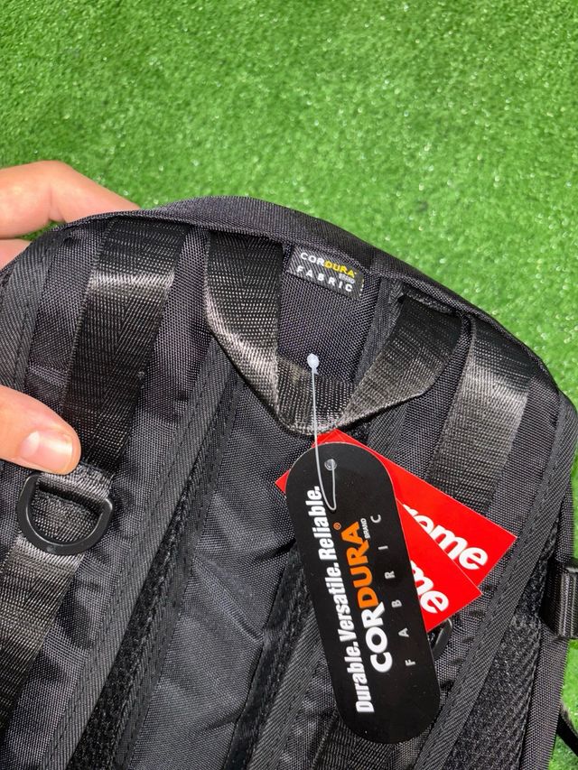 Mochila Supreme Negra y Roja