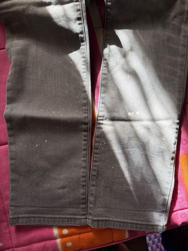 Pantalón Levis gris