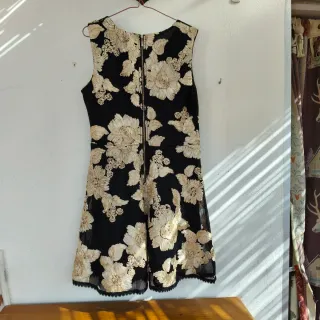 Vestido fiesta negro y dorado