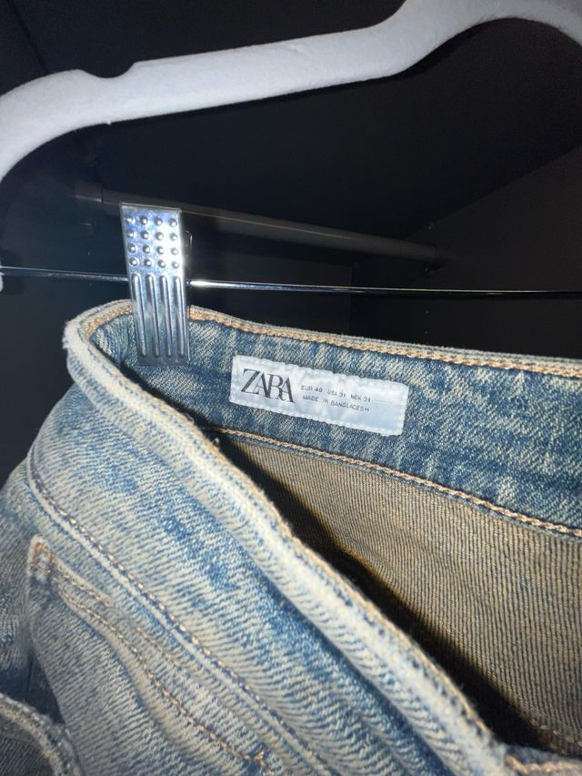 Jeans slim fit Zara azules desgastados