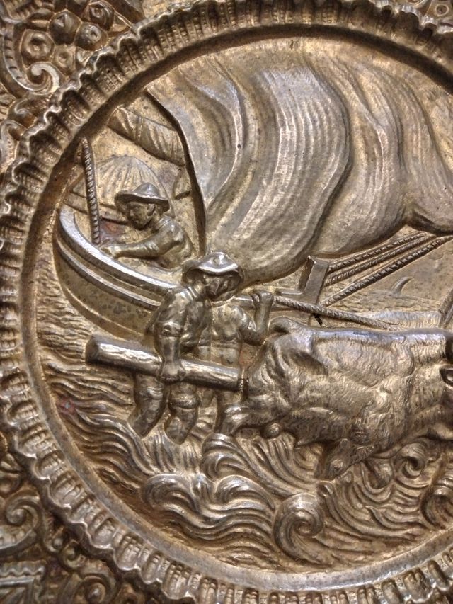 Piatto decorativo in rilievo con nave valenciana