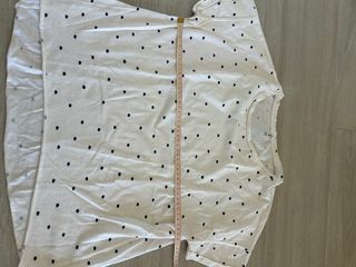 Camiseta blanca con lunares