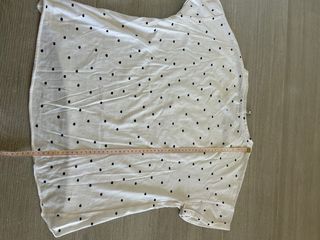 Camiseta blanca con lunares