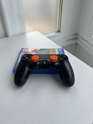 PS4 (PlayStation 4) + 2 Controles Dualshock