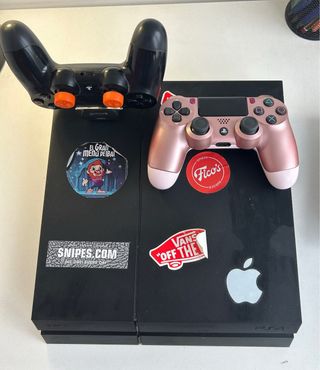 PS4 (PlayStation 4) + 2 Controles Dualshock