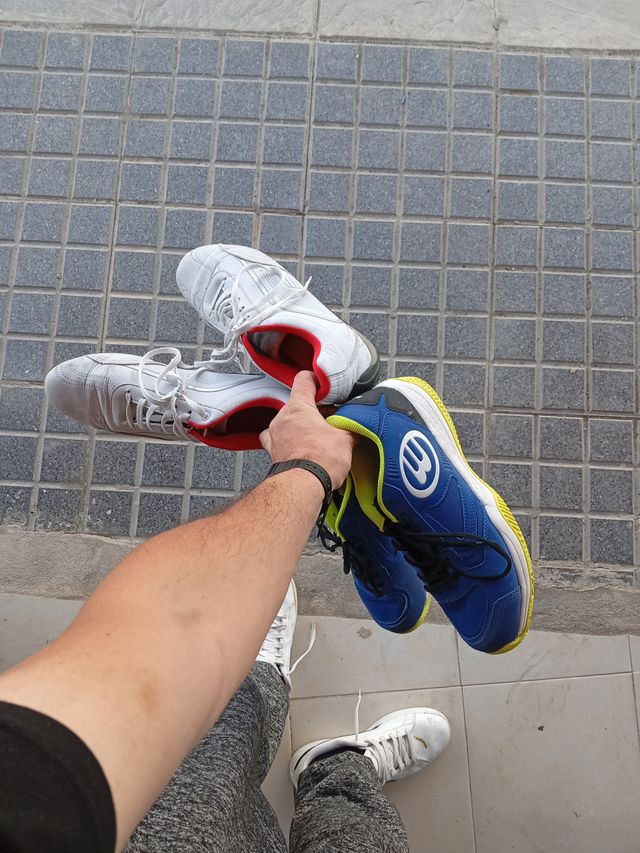 Set di 2 paia di scarpe sportive