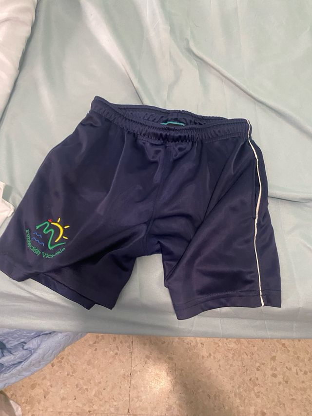 Pantalón corto deportivo azul marino