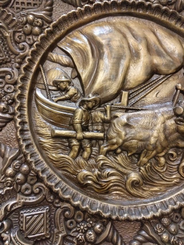 Piatto decorativo a rilievo a tema valenciano