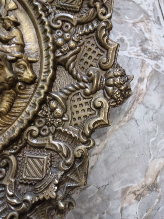 Piatto decorativo a rilievo a tema valenciano