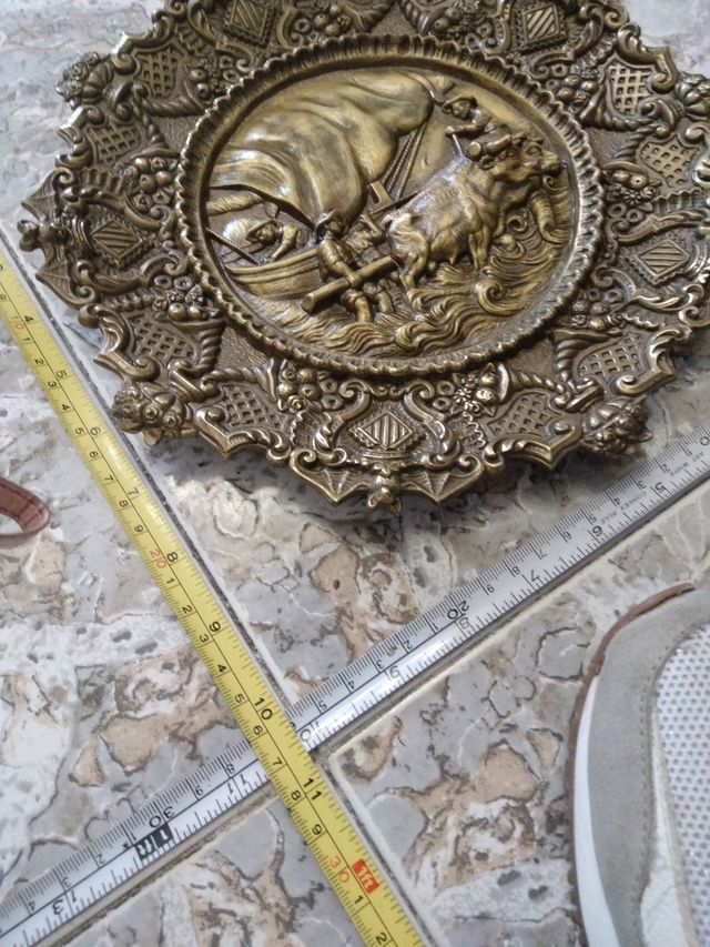 Piatto decorativo a rilievo a tema valenciano