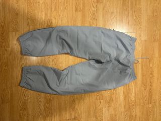 Pantalón Adidas Baggy Gris