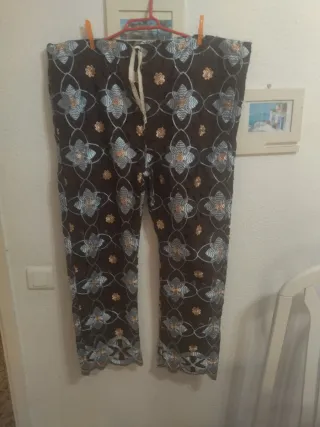 Conjunto pantalón y camisola estampado con manga 