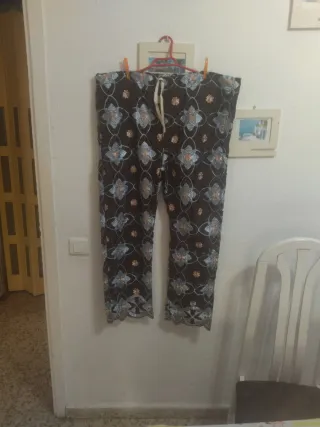 Conjunto pantalón y camisola estampado con manga 