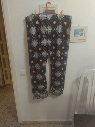 Conjunto pantalón y camisola estampado con manga 