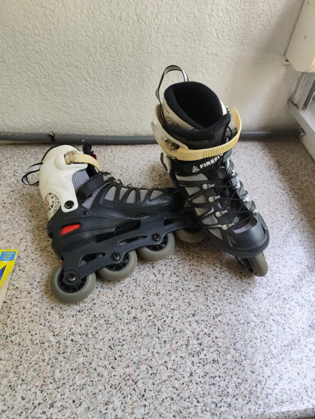 Pattini in linea taglia 33-36