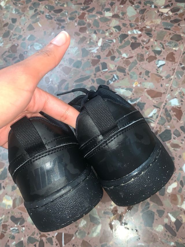 Nike Court Vision Low Negras