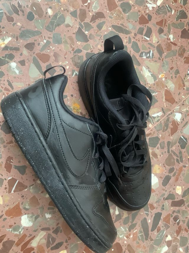 Nike Court Vision Low Negras