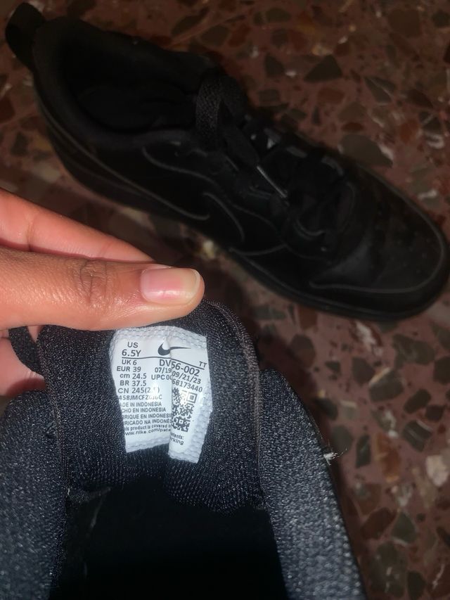 Nike Court Vision Low Negras