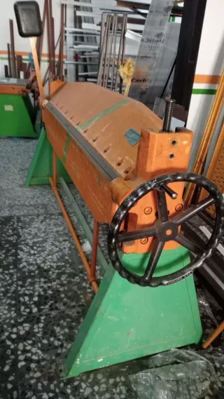 Máquina Plegadora Cerrajería Aluminio