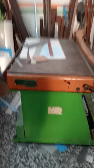 Máquina Plegadora Cerrajería Aluminio