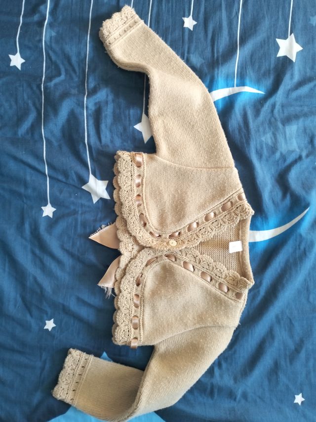 Chaqueta verde y chaqueta beige punto 98 cm