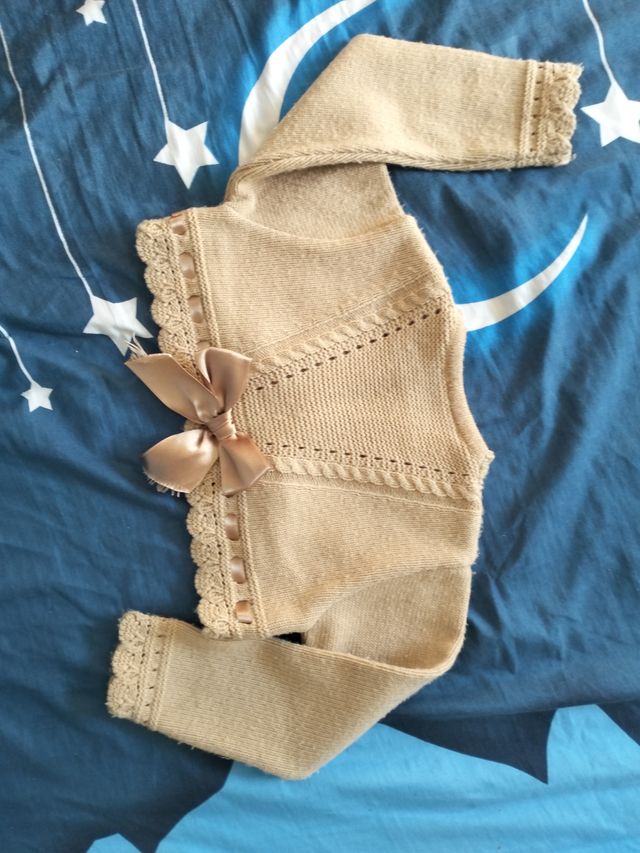 Chaqueta verde y chaqueta beige punto 98 cm