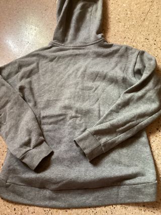 Chaqueta Nike Gris con Cremallera y Capucha